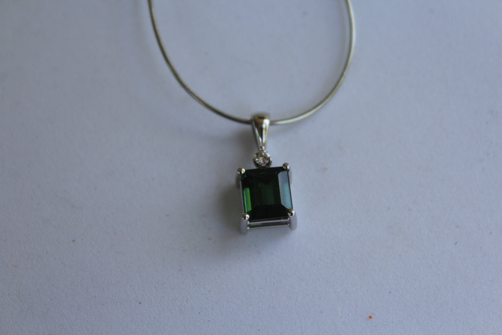 Green Tourmaline Pendant in 14 kt. White Gold with Diamond accent