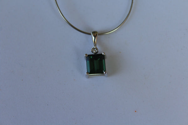 Green Tourmaline Pendant in 14 kt. White Gold with Diamond accent